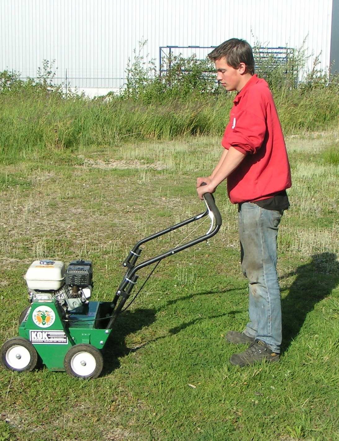 karbonade Kietelen Terug kijken Verticuteermachine 50 cm benzine - Kok Verhuur